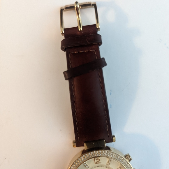 Michael Kors Parker Watch with Leather Strap - Picture 4 of 6